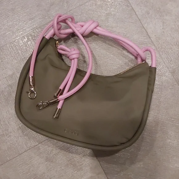 NWT GANNI Knot Hobo Bag in a kalamata green color contrasting pink Knot handle - Picture 2 of 13